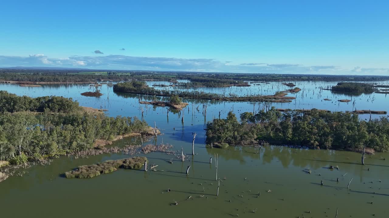 mulwala 호수 (nsw) 의 섬