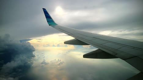 amanecer con cielo nublado