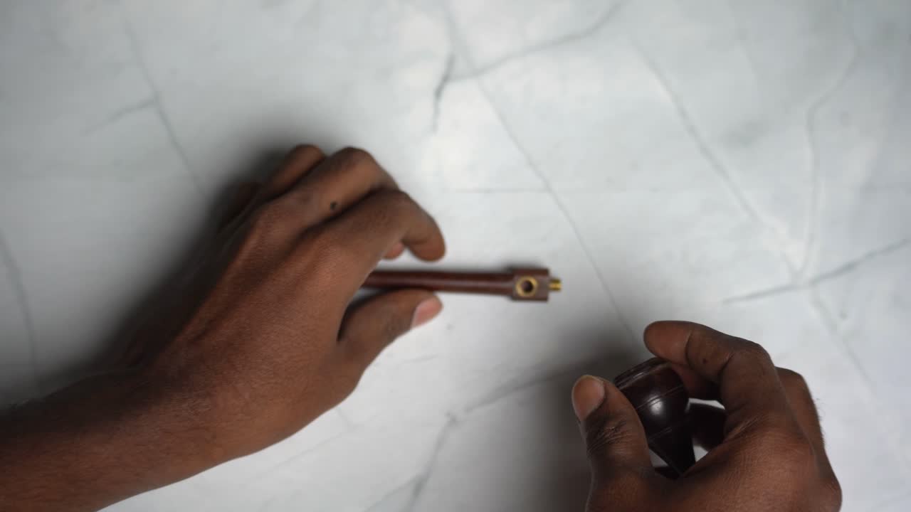 royal swag es una pipa de tabaco vintage clásica para fumar con una pipa extraíble.