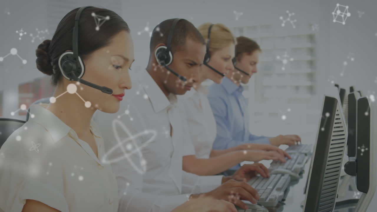 사무실에서 일하는 고객관리 임원들의 팀에 대해 떠다니는 분자 구조