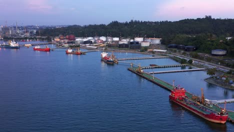 Port-City-Of-Balikpapan-In-Kalimantan,-Indonesia---Aerial-Shot