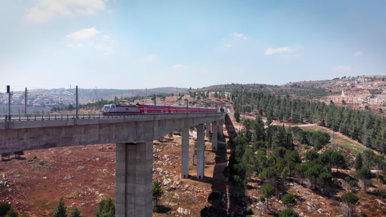 이스라엘 의 다리 위 의 열차