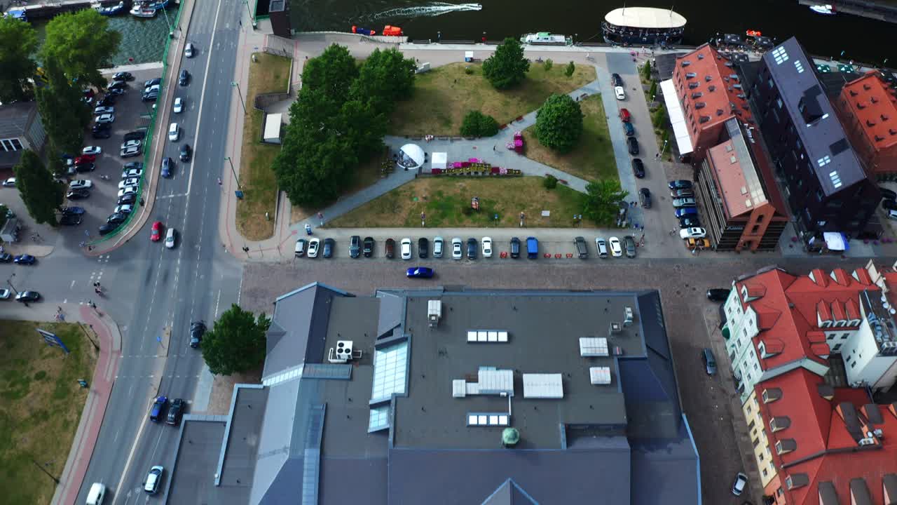 puente del castillo que cruza el río dane en la ciudad de klaipeda en lituania