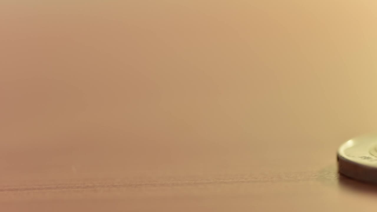 동전은 스 모션 vdo로 움직입니다.