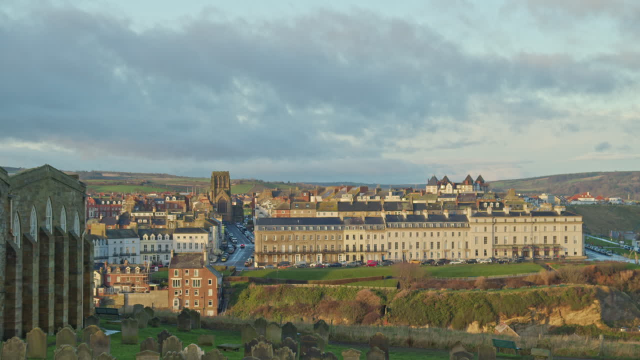 휘트비 이스트 클리프 웨스트 클리프, 노스 요크 황무지, 정적 샷, 이른 아침 햇살 노스 요크셔 유산 해안, 애비 bmpcc 4k prores 422 클립 8