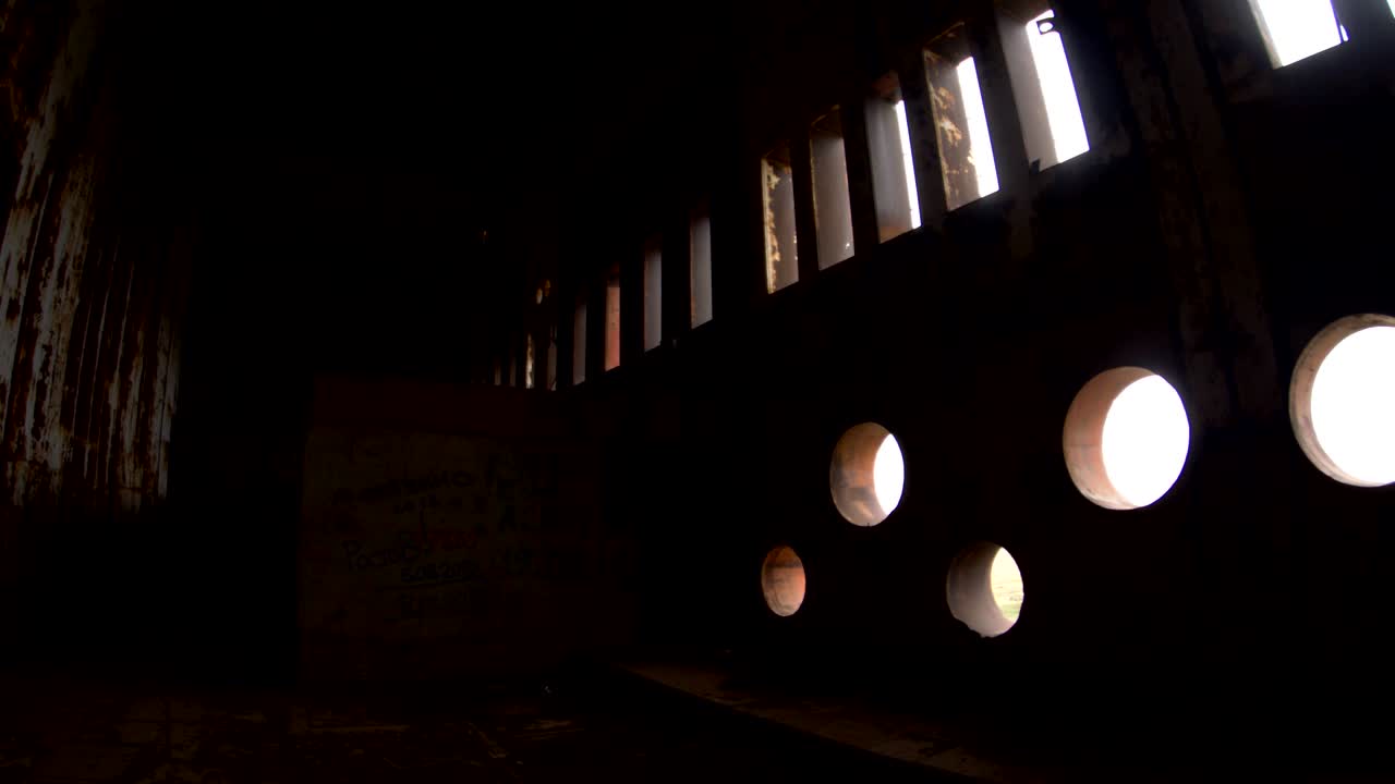 거대한 녹은 건물