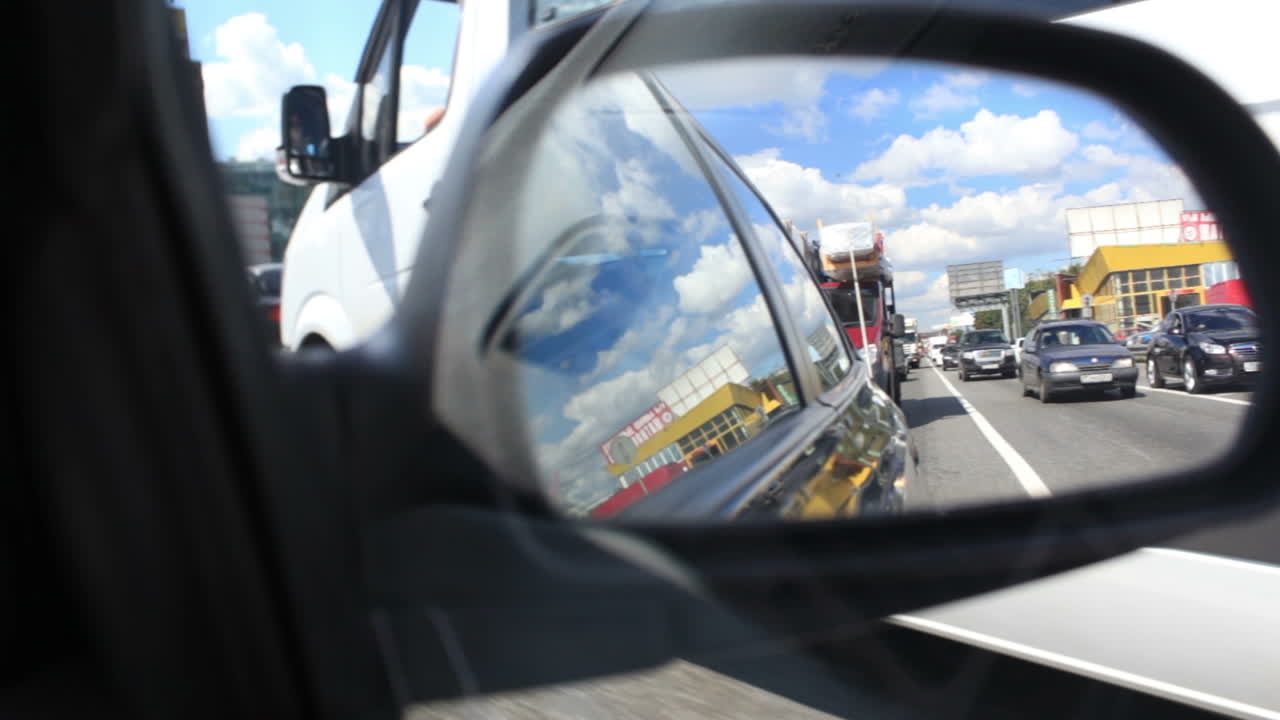 차를 운전하는 것