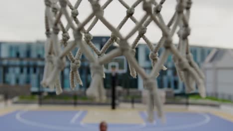 jugador de baloncesto jugando al baloncesto 4k