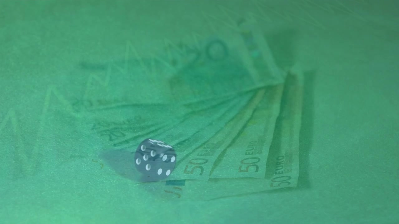 Animación de procesamiento de datos sobre billetes y dados