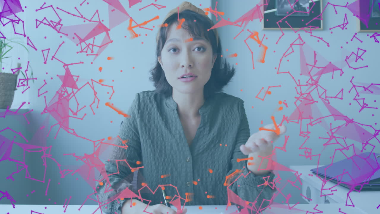 사무실에서 비디오 통화를 하는 아시아 여성에 대한 플렉서스 네트워크의 애니메이션