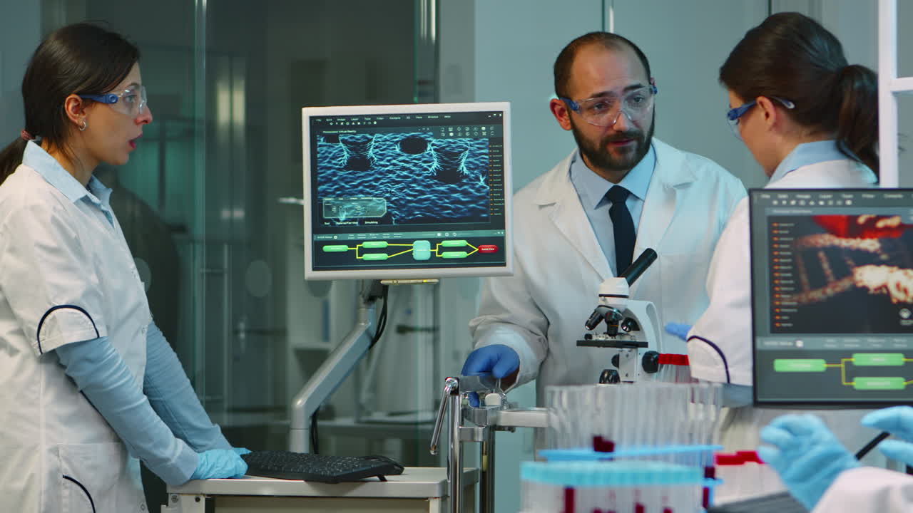 squadra di medici che conducono lo sviluppo di vaccini utilizzando l'alta tecnologia