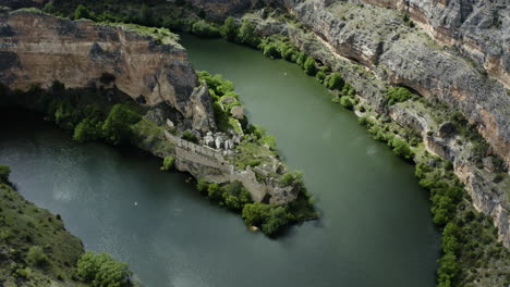 Convento-Abandonado-En-Parque-Natural-De-Las-Hoces-Del-Río-Duratón