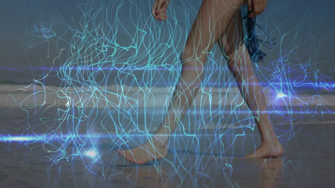 해변에서 고 있는 백인 여성 위의 빛의 흔적 애니메이션