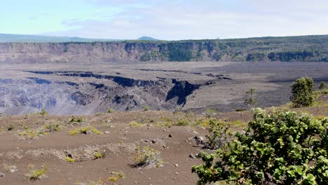 erupción de kilauea septiembre de 2023 capturado 11 de septiembre desde el cráter este mirando hacia el norte con gas que escapa del cráter