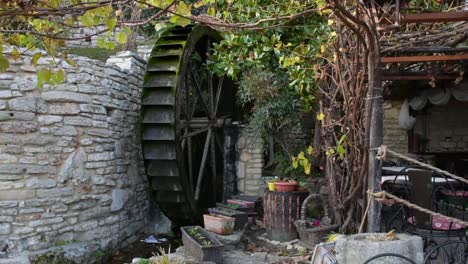 Alte-Wassermühle-Im-Architektonischen-Queen-Mary-Palace-Komplex-In-Balchik-Bulgarien