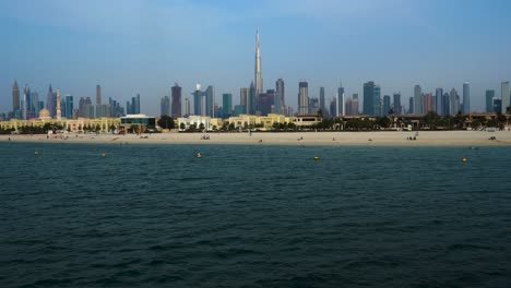 ciudad de dubai y playas, amplia vista panorámica - horizonte mundialmente famoso, incluido el burj khalifa