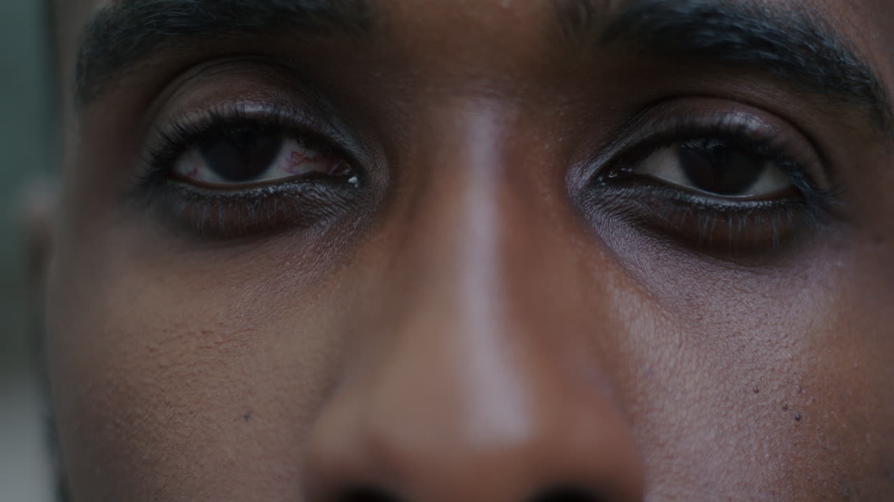 primer plano de la cara y los ojos de una persona