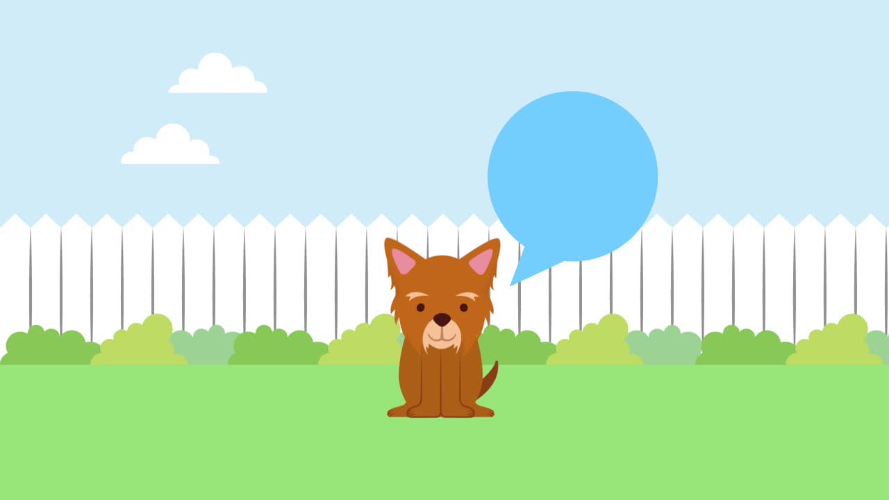 울타리와 함께 뒷마당에 앉아있는 작은 개 마스코트