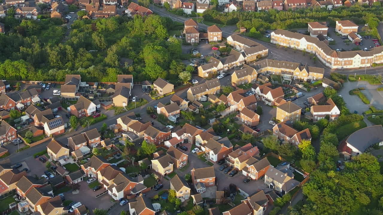 Huizen rondom Chafford Gorges Natuurpark, luchtfoto