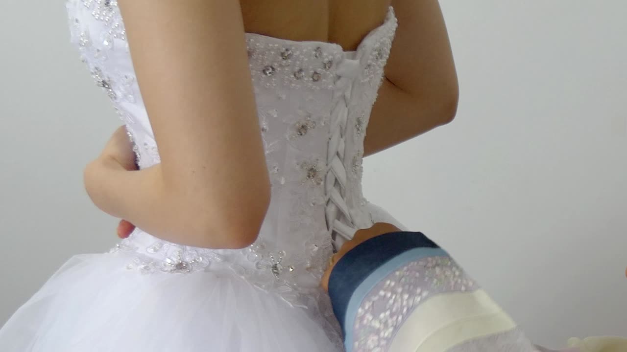 신부의 와이드 샷 - 들러리 웨딩 드레스