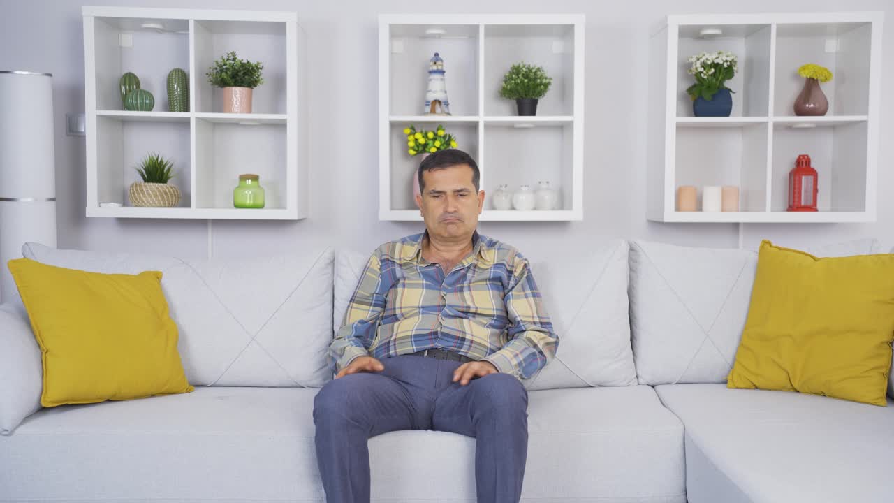 긴장한  ⁇ 은이.