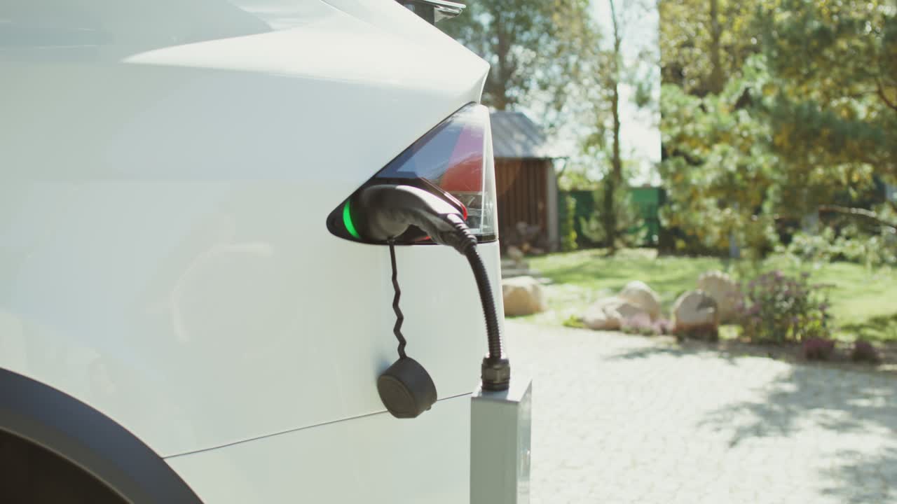Evde Elektrikli Araba Şarj Etme
