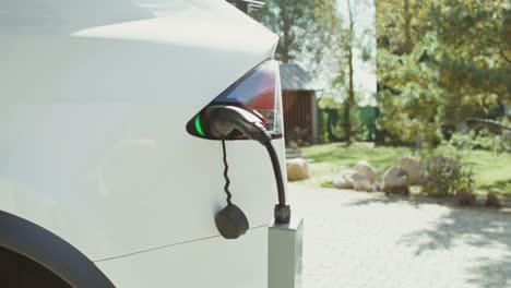 carga de automóviles eléctricos en el hogar