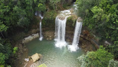 Vista-Aérea-De-La-Cascada-De-Salto-Alto-En-La-Provincia-De-Monte-Plata-Cerca-De-Bayaguana-En-La-República-Dominicana