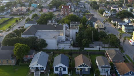 Drone-view-of-homes-in-Galveston,-Texas