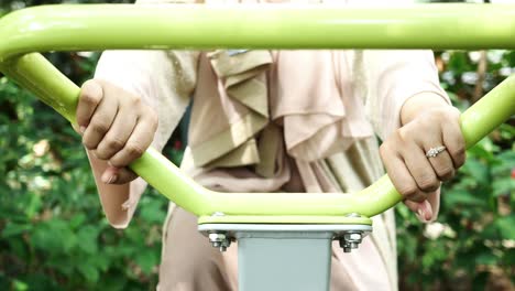 outdoor fitness machines in a park in singapore ,