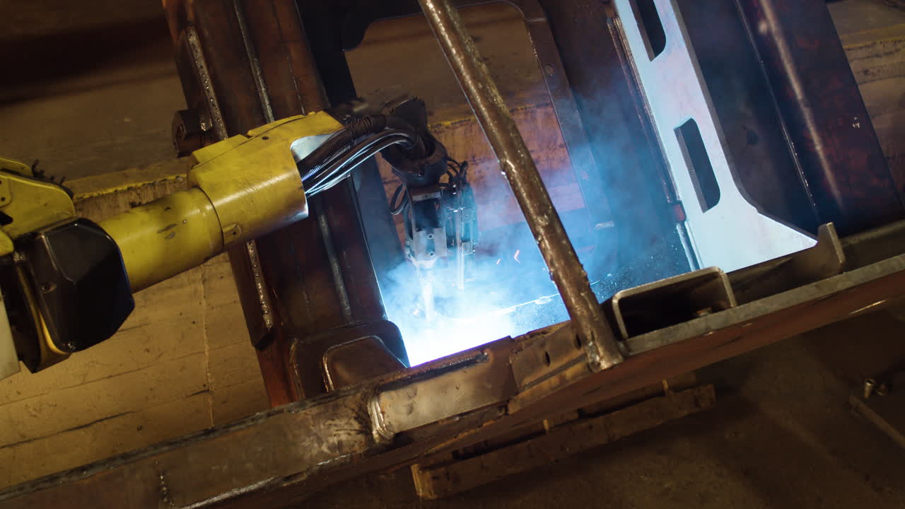 공장에서 일하는 것