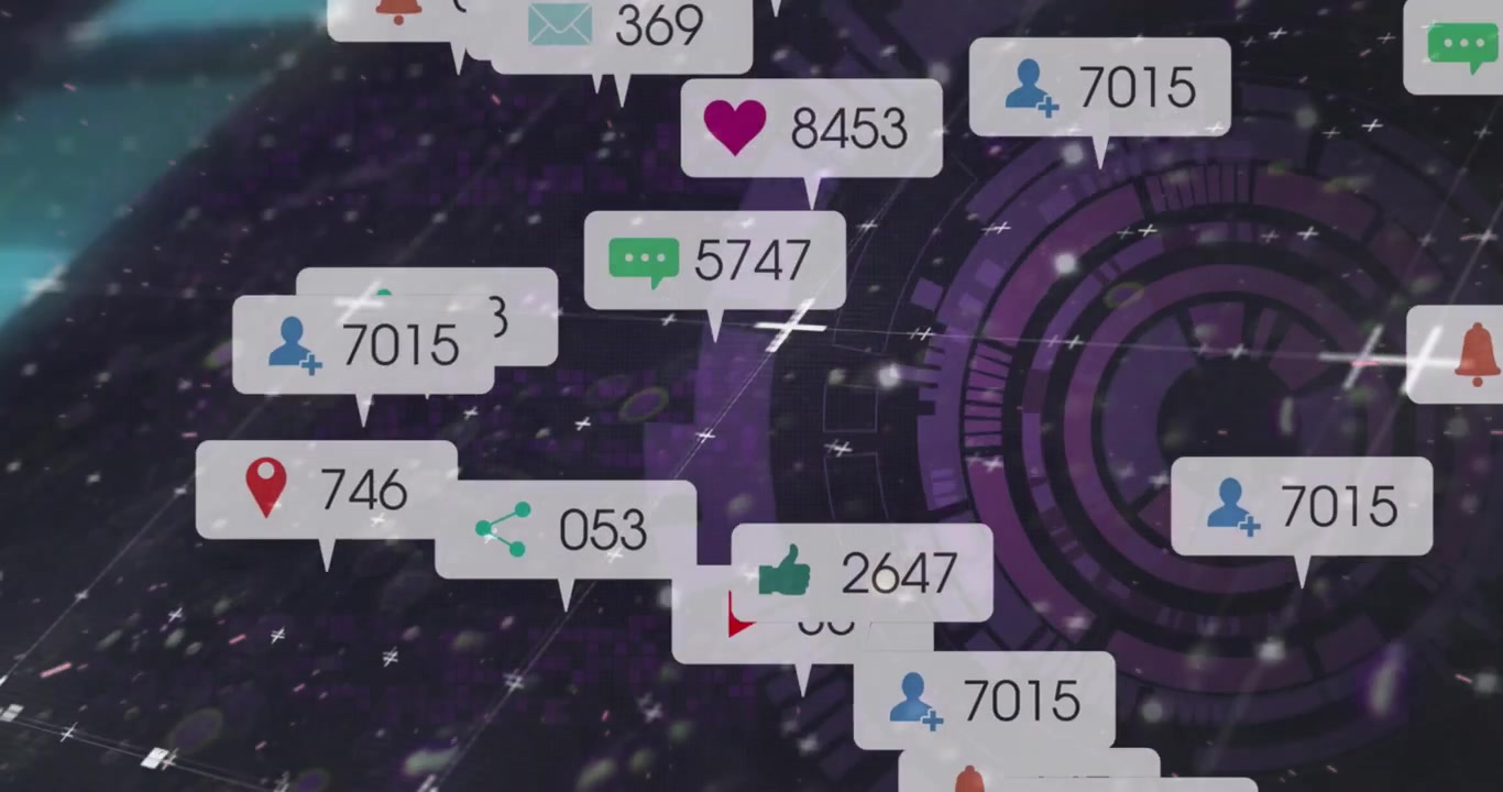 Videoen viser forskellige koncepter relateret til computing, databehandling og teknologi.