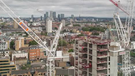 London-Moody-Cranes-4K-00