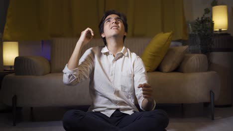 el hombre que se rebeló diciendo que ya es suficiente. problemas psicológicos.