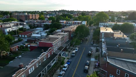 USA-downtown-city-aerial-establishing-shot-of-residential-rowhomes-in-downtown-area