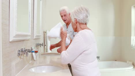 Senior-couple-in-bathroom