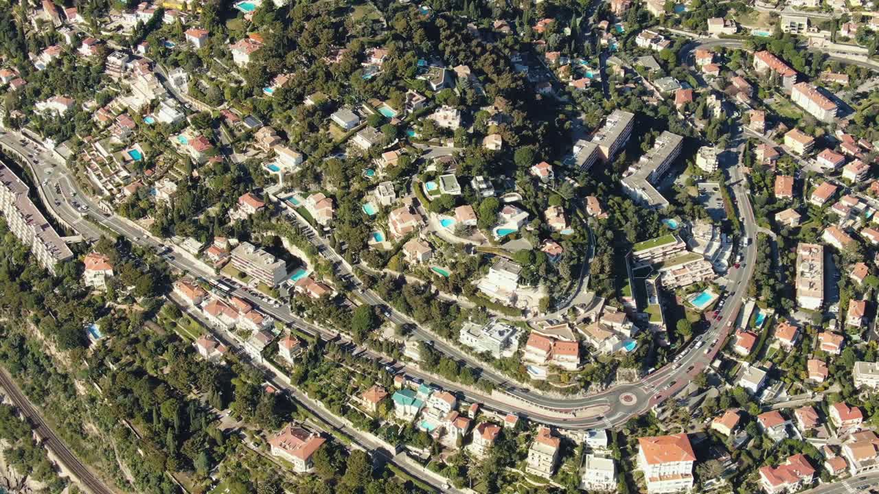 산에 있는 속성의 평면도