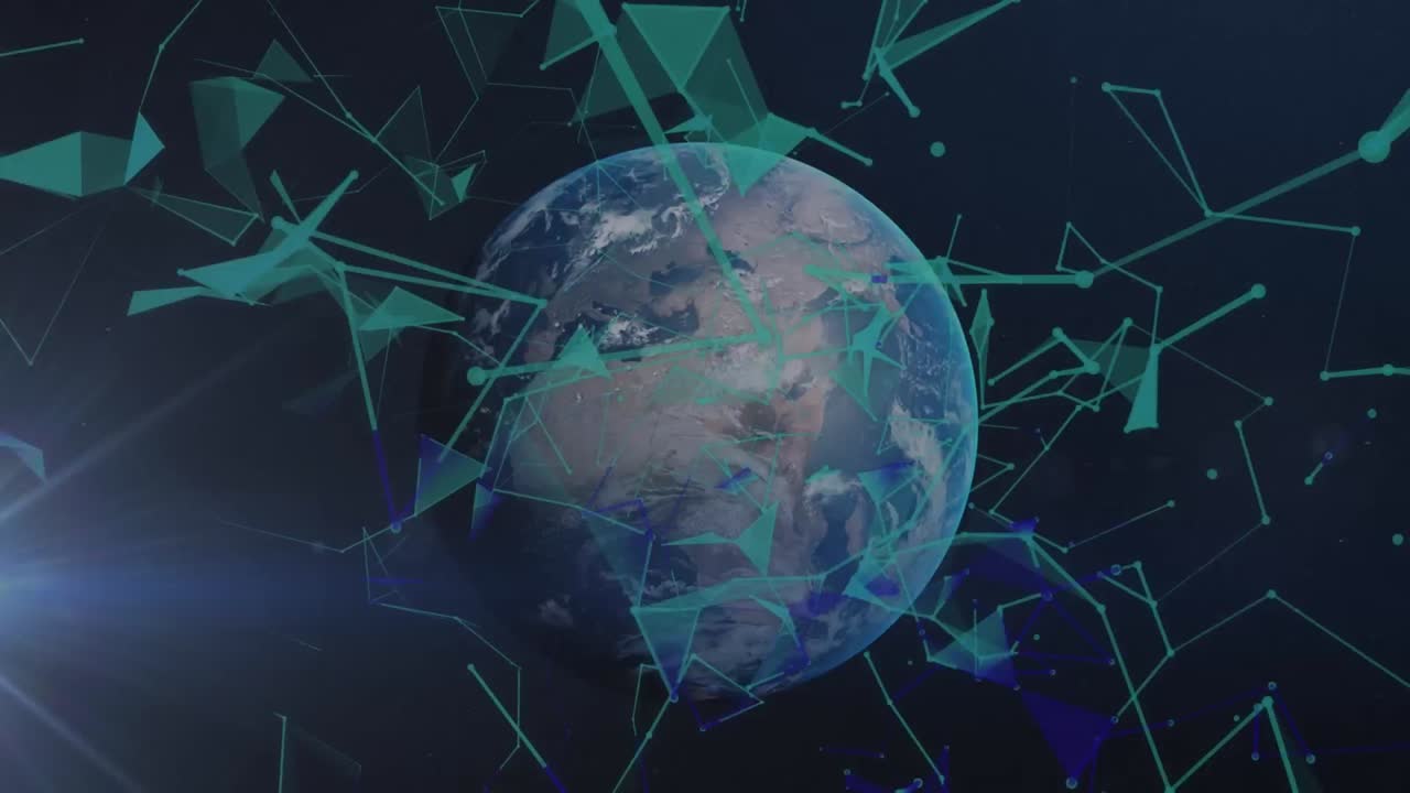 анимация сети соединений с зелеными треугольниками по всему миру