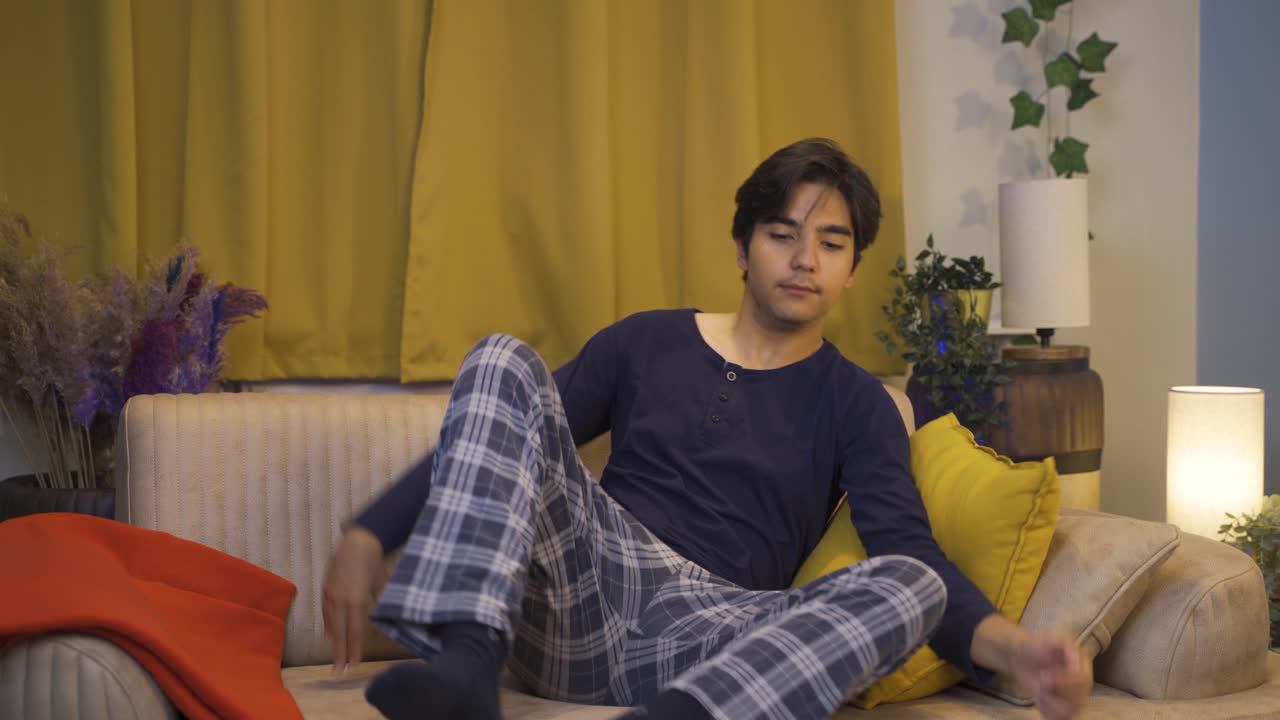 램프 ⁇ 을 닫고 잠들어 있는 지붕.