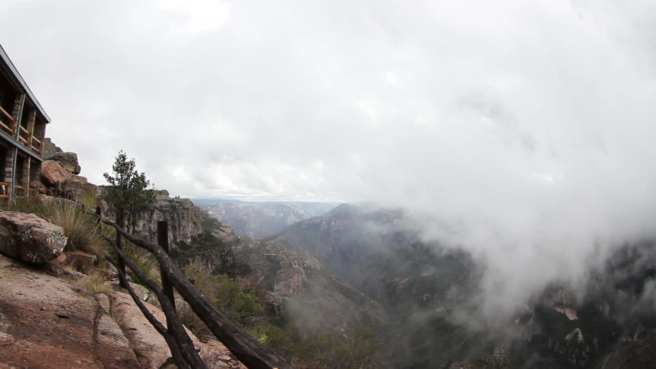 멕시코의 안개가 자욱한 협곡