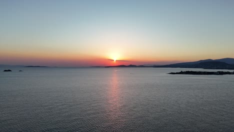 Imágenes-Cautivadoras-De-Un-Atardecer-En-La-Riviera-Ateniense-Tomadas-Con-Un-Dron-|-Impresionante-Puesta-De-Sol-En-El-Sureste-De-Ática