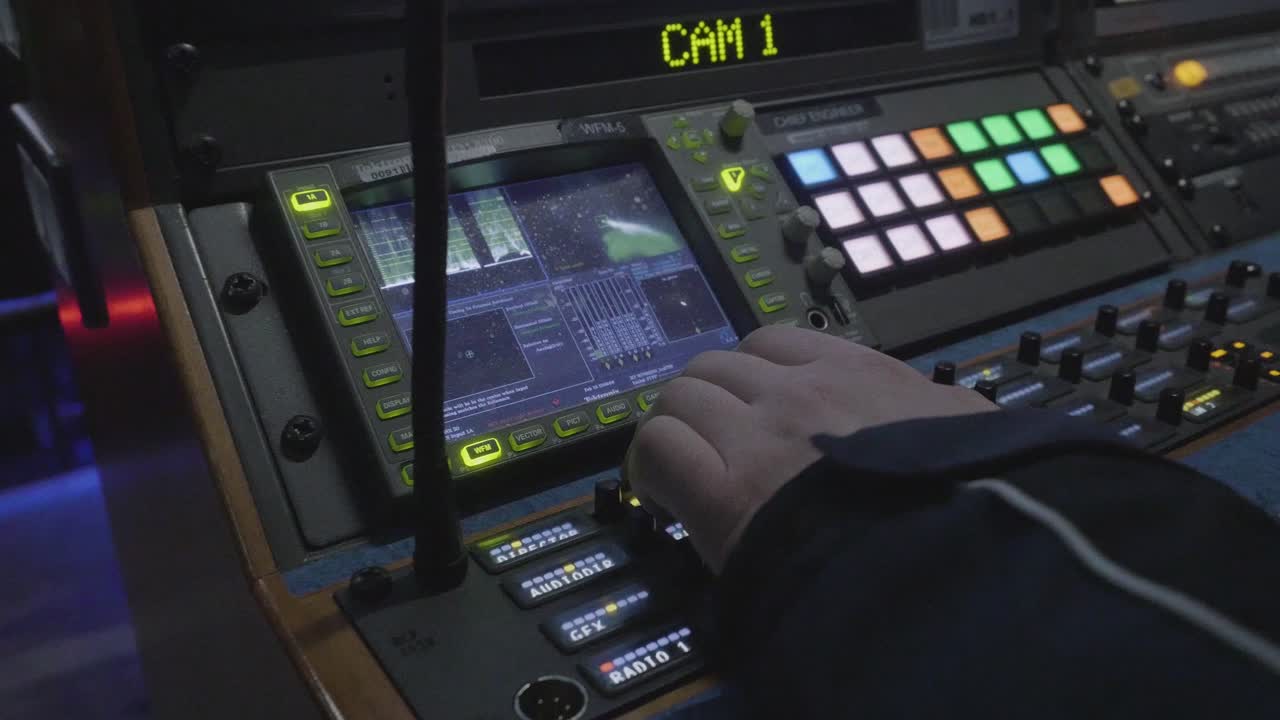 ingeniero de audio en el trabajo