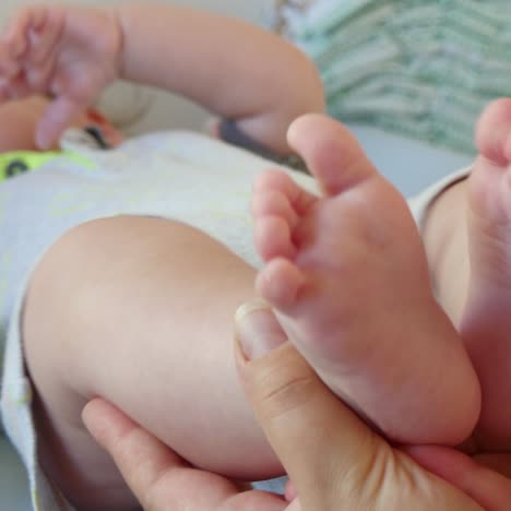 newborn baby feet