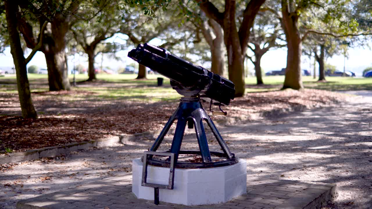 A wide shot of a Gatling gun in White Point Gardens in Charleston, SC