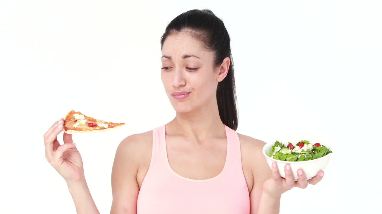 예쁜 갈색 여자가 먹고