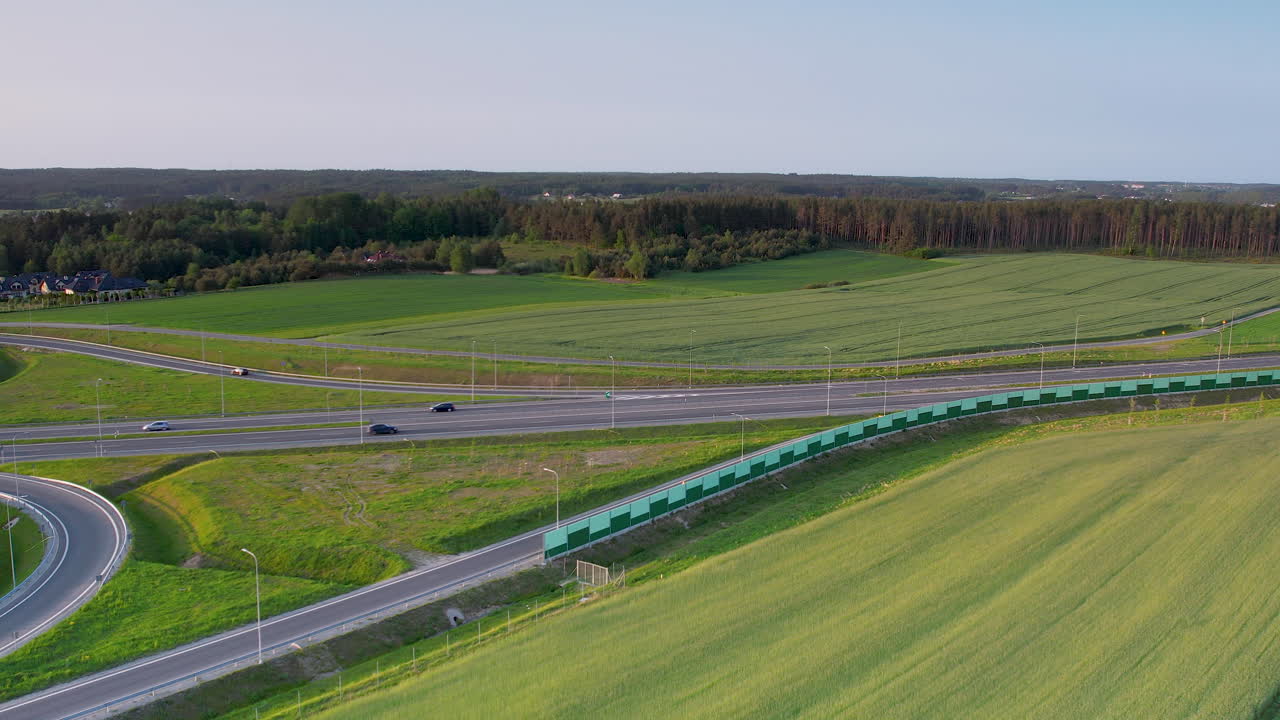 ⁇  중간 에 있는 빠른 도로 의 짜임새 의 공중 전망