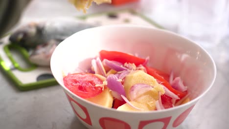 chop-the-vegetables-in-a-bowl