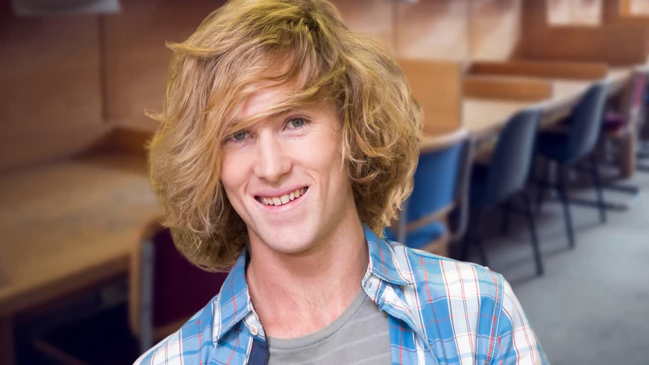 도서관 위에서 책을 읽는 행복한 백인 남자의 애니메이션