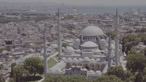 mezquita suleymaniye, video de dron aéreo 4k con vista de la ciudad