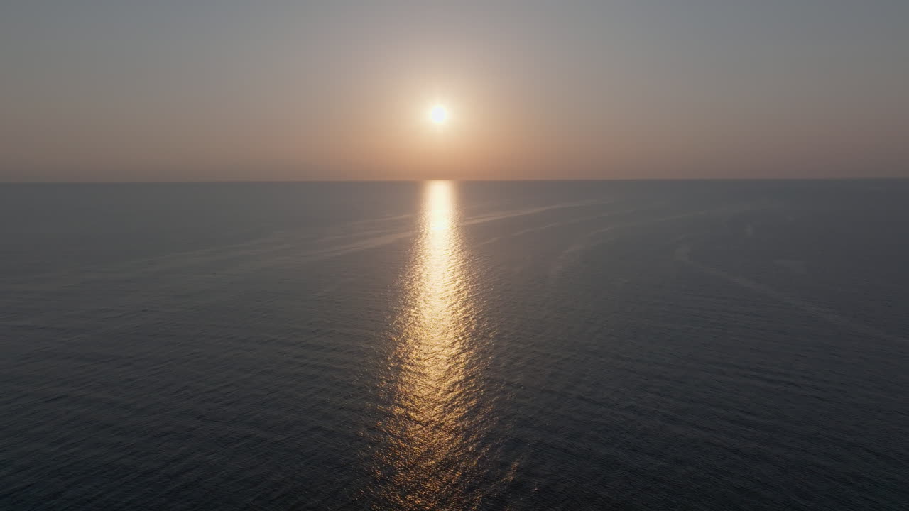 바다 위의 놀라운 일몰